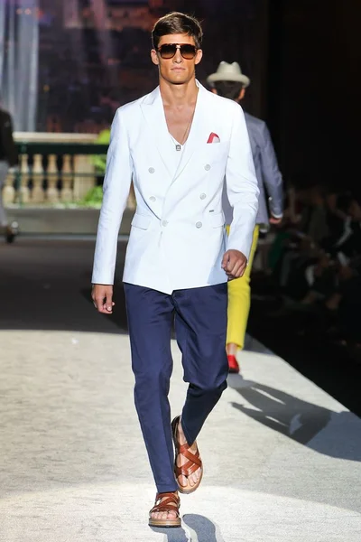 Look 26
